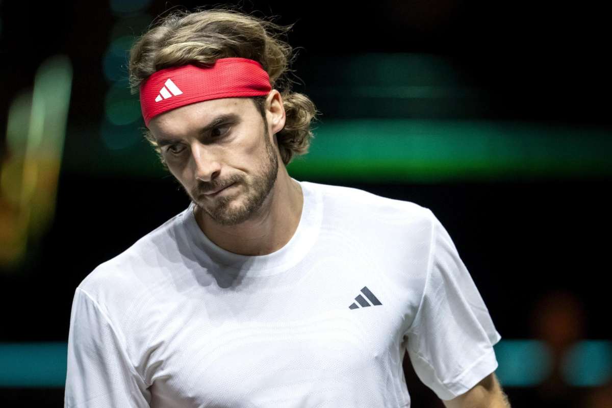 Stefanos Tsitsipas durante un match