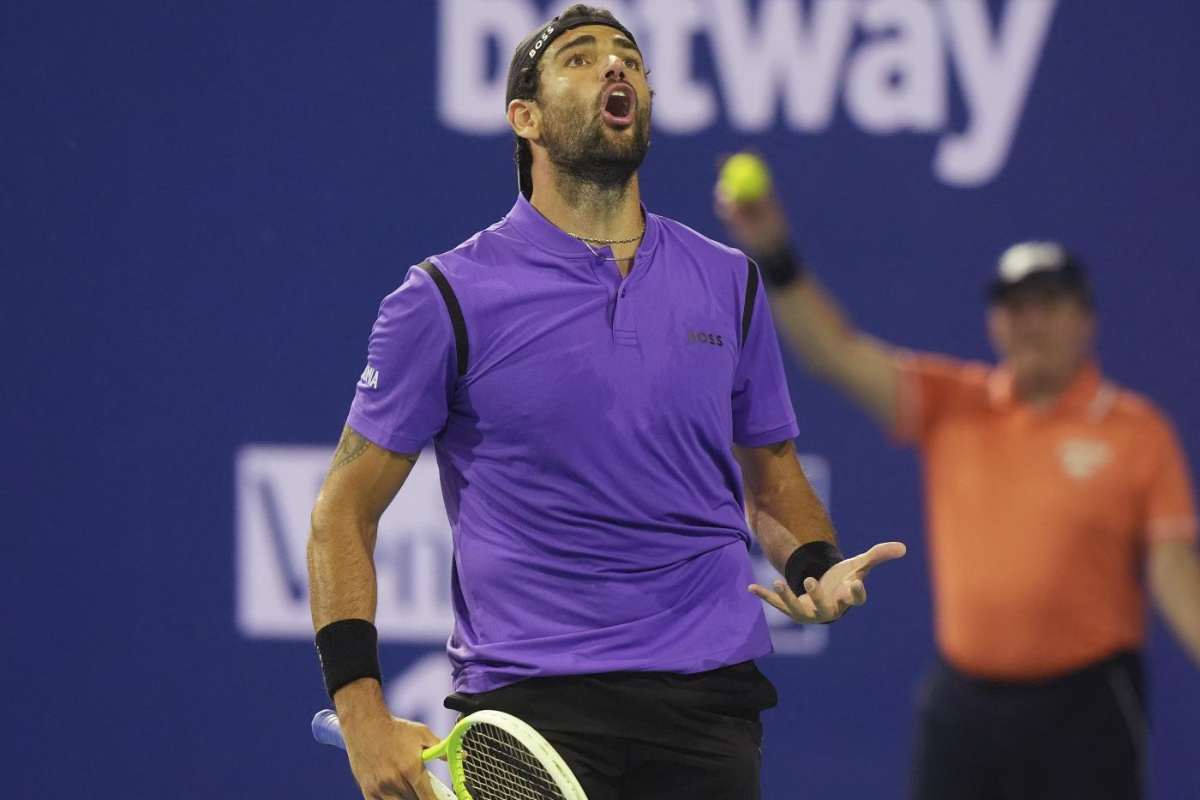 Matteo Berrettini si dispera in campo