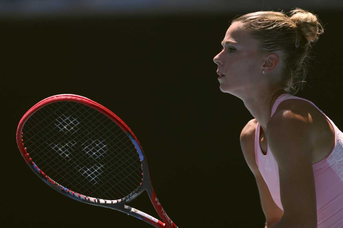 Camila Giorgi fotografata di profilo