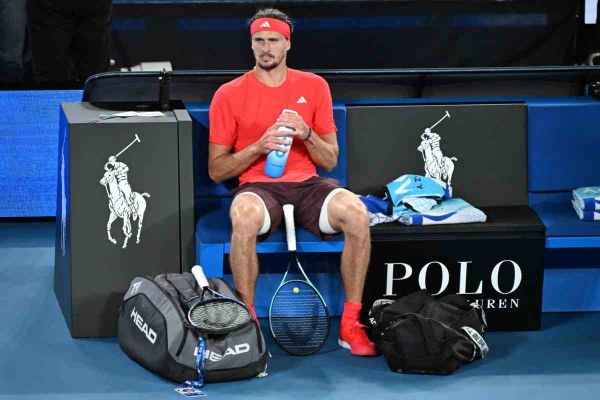 Zverev seduto in panchina