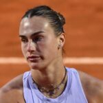 Aryna Sabalenka sconsolata al Foro Italico