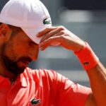 Djokovic sconsolato in campo