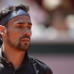Primo piano di Fognini con lo sguardo basso dalla delusione