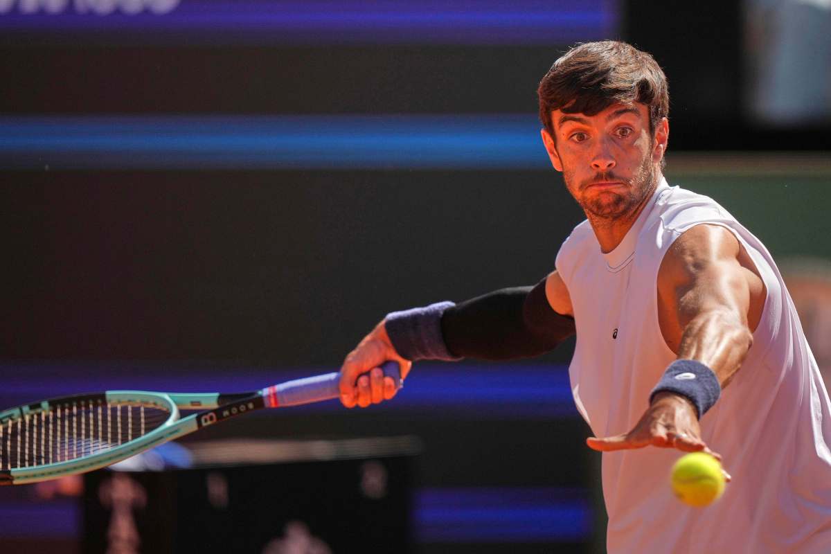 Il tennista carrarese Lorenzo Musetti nel match contro Alcaraz