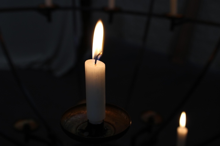 Candela accesa in segno di lutto