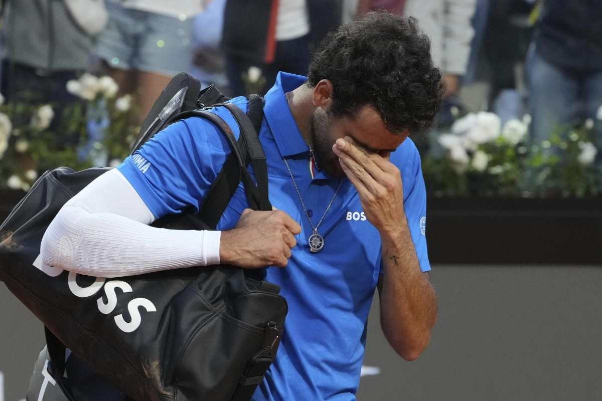 Matteo Berrettini esce dal campo in lacrime