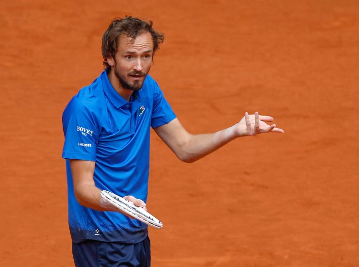 Il tennista russo Daniil Medvedev durante una partita