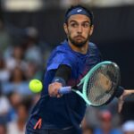 Lorenzo Musetti durante un match