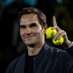 Roger Federer nel corso di un evento dopo il ritiro