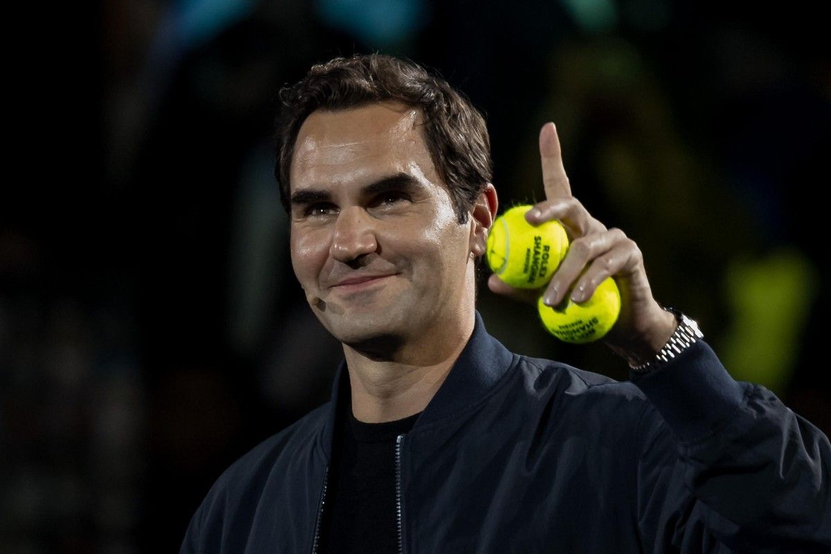 Roger Federer nel corso di un evento dopo il ritiro