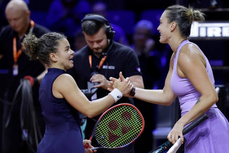 Sabalenka e Paolini si salutano a Stoccarda