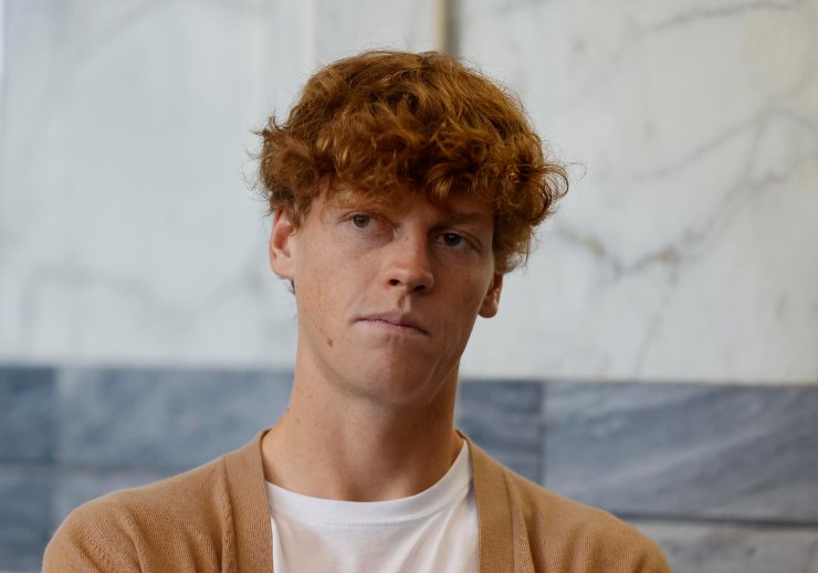 Jannik Sinner nel corso di un'intervista