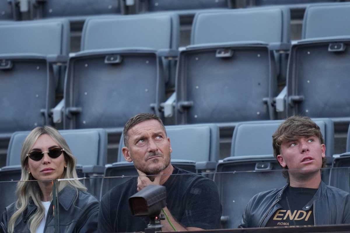 Francesco Totti con il figlio Cristian e con la compagna Noemi Bocchi agli Internazionali di Roma