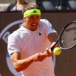 Sascha Zverev colpisce con il rovescio