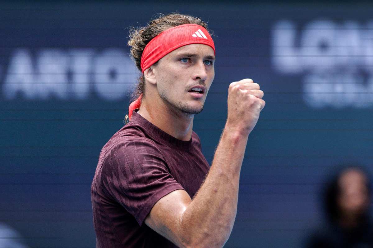 Zverev esulta mostrando il pugno