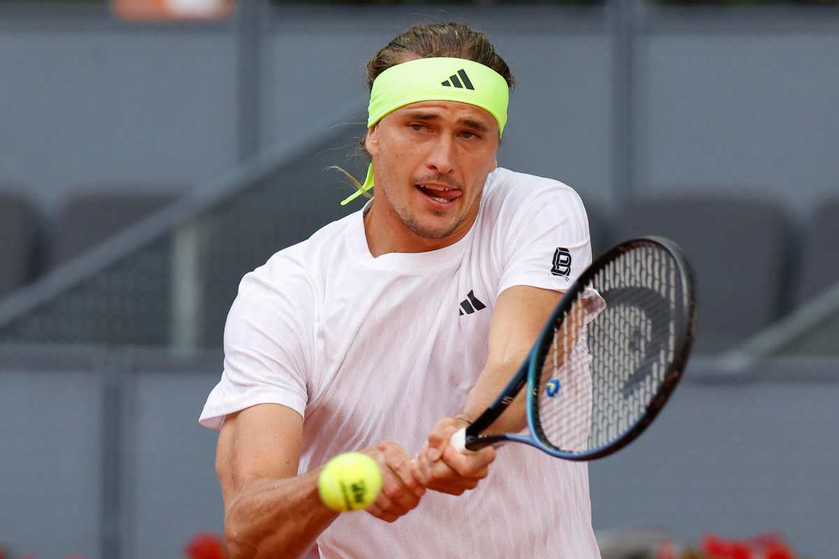 Alexander Zverev colpisce di rovescio