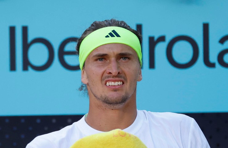 Sascha Zverev stanco al cambio campo