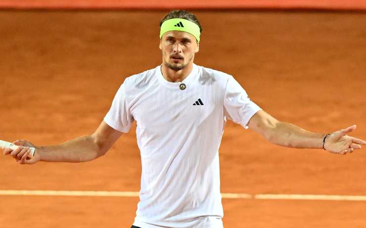 Sascha Zverev polemico in campo