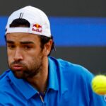 Matteo Berrettini mentre gioca a tennis