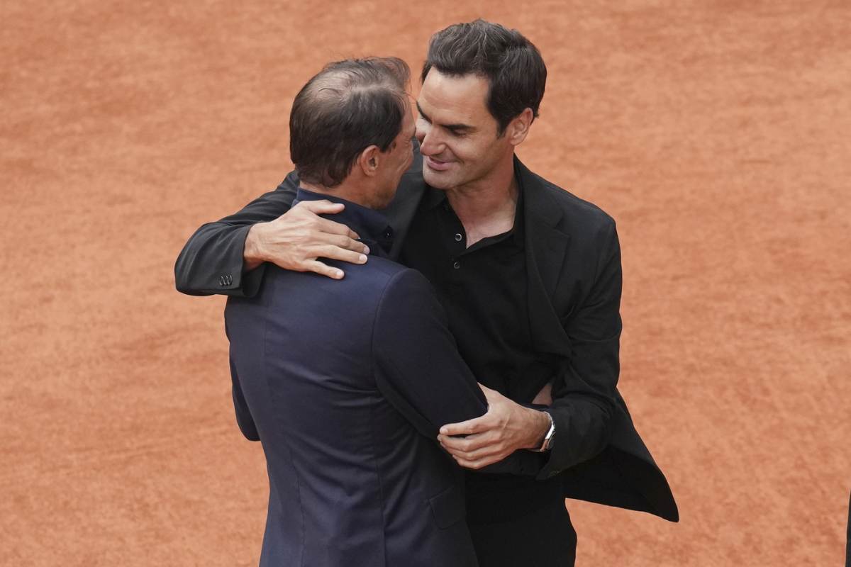 Federer e Nadal abbaracciati