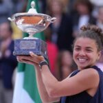 Jasmine Paolini con il trofeo degli Internazionali d'Italia