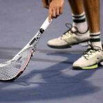 Tennista spacca la racchetta