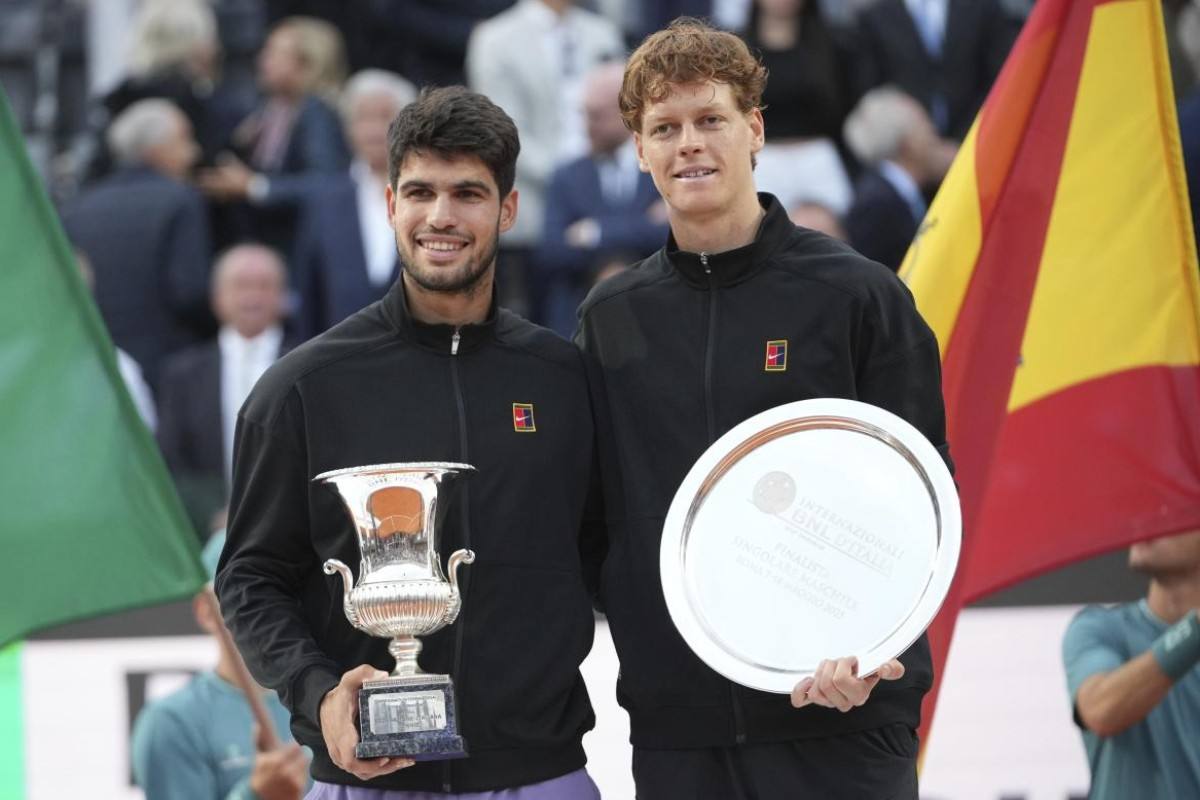 Alcaraz e Sinner alla premiazione di Roma