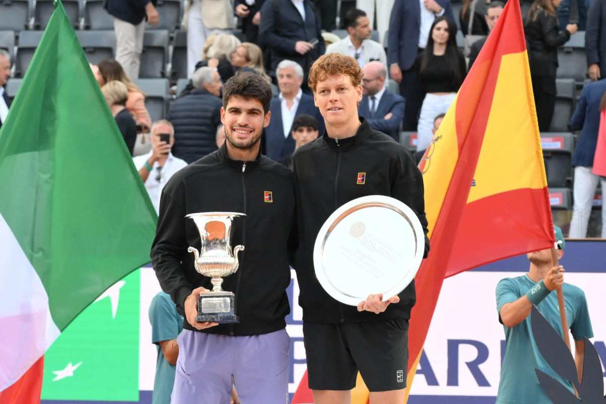 Alcaraz e Sinner alla premiazione di Roma