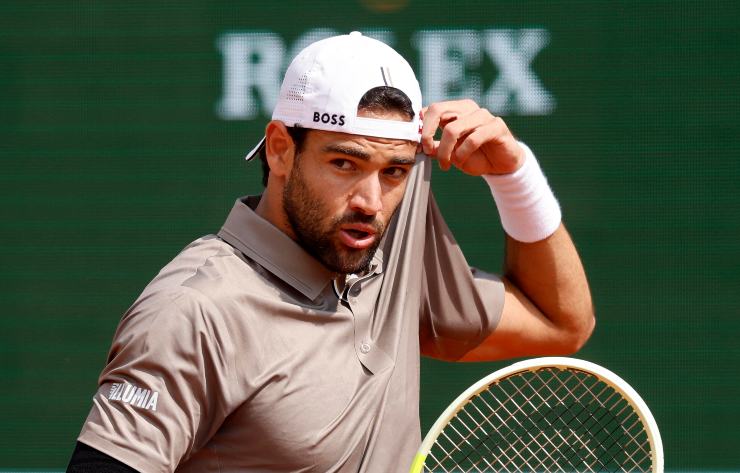 Matteo Berrettini nel corso di un match a Monte Carlo