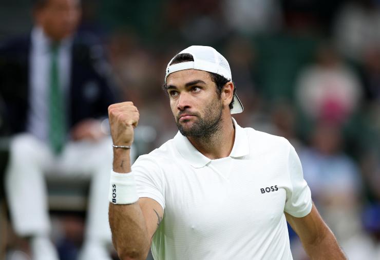 Matteo Berrettini esulta dopo un punto