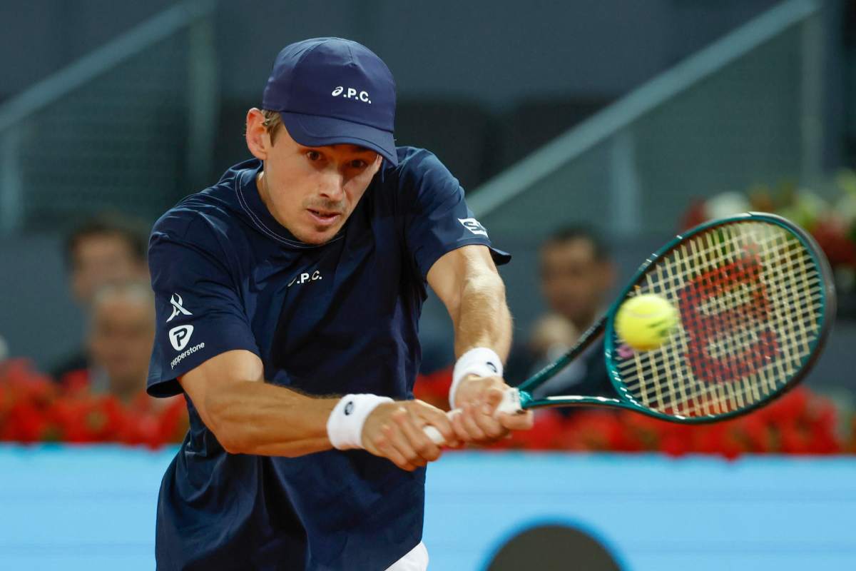 De Minaur colpisce di rovescio