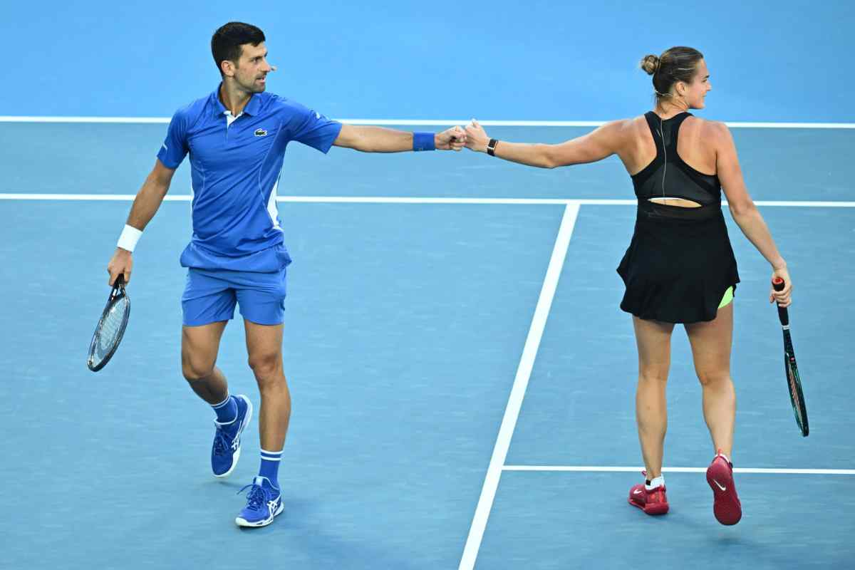 Novak Djokovic e Aryna Sabalenka durante un match
