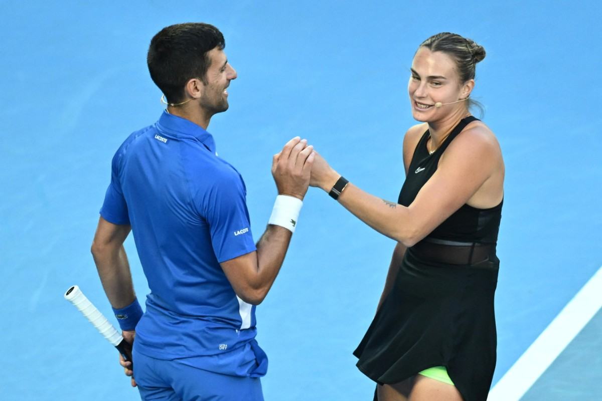 Djokovic e Sabalenka si danno il 'cinque'