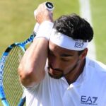 Fabio Fognini si asciuga il sudore