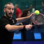 Gianlcua Zambrotta colpisce con il rovescio