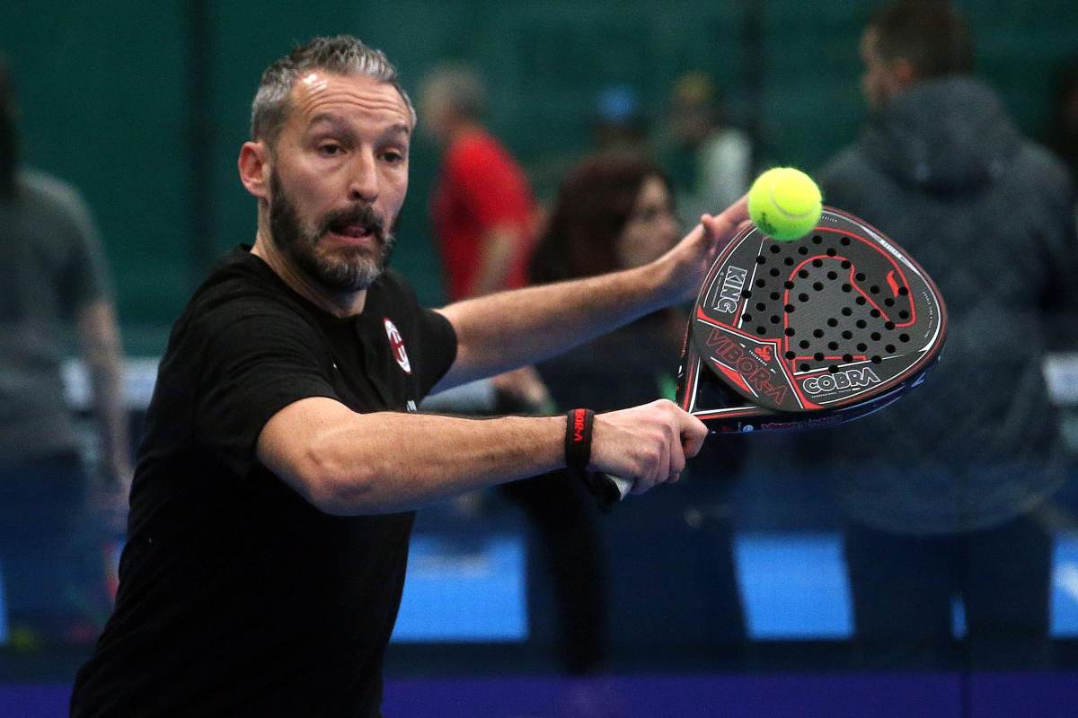 Gianlcua Zambrotta colpisce con il rovescio