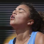 Jasmine Paolini occhi al cielo durante un match
