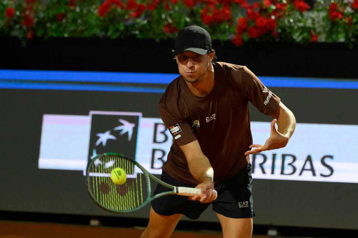Luciano Darderi in campo agli Internazionali d'Italia