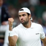 Matteo Berrettini esulta mostrando il pugno