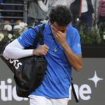 Matteo Berrettini esce dal campo in lacrime a Roma