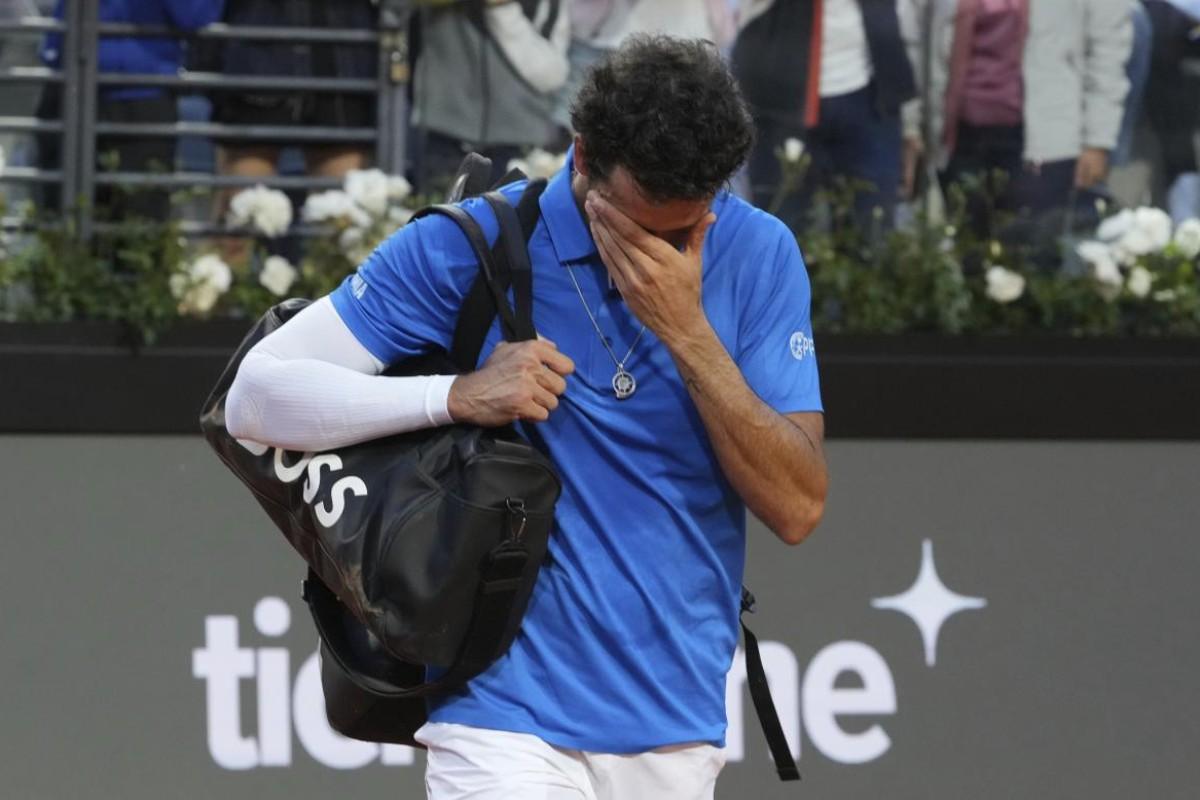 Matteo Berrettini esce dal campo in lacrime a Roma