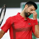 Novak Djokovic disperato in campo