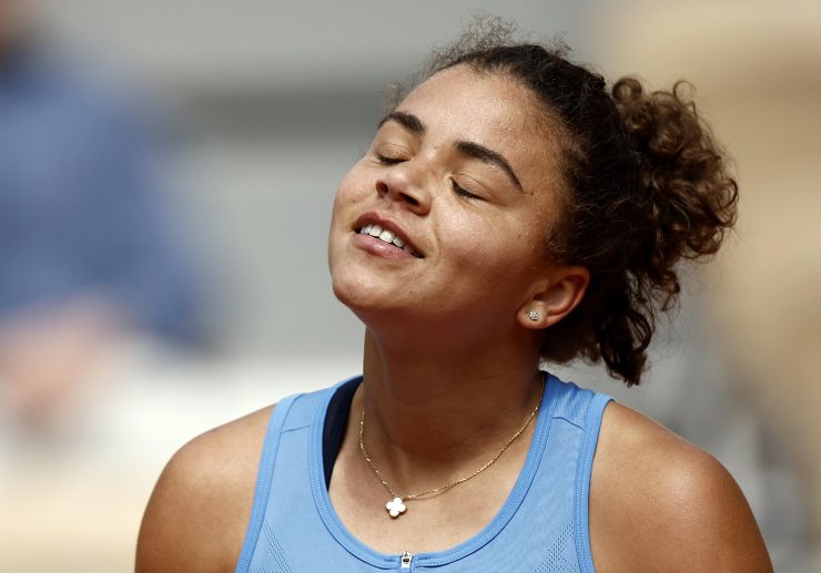 Jasmine Paolini sorride durante un match