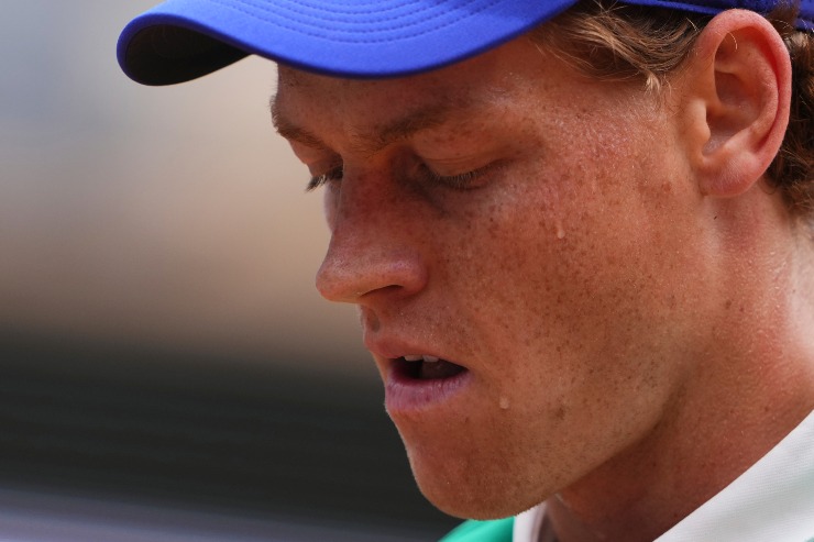 Jannik Sinner durante il Roland Garros