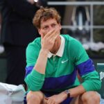Jannik Sinner dopo il clamoroso ko di Parigi contro Alcaraz