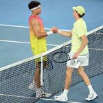 Jannik Sinner e Ben Shelton si salutano a fine match