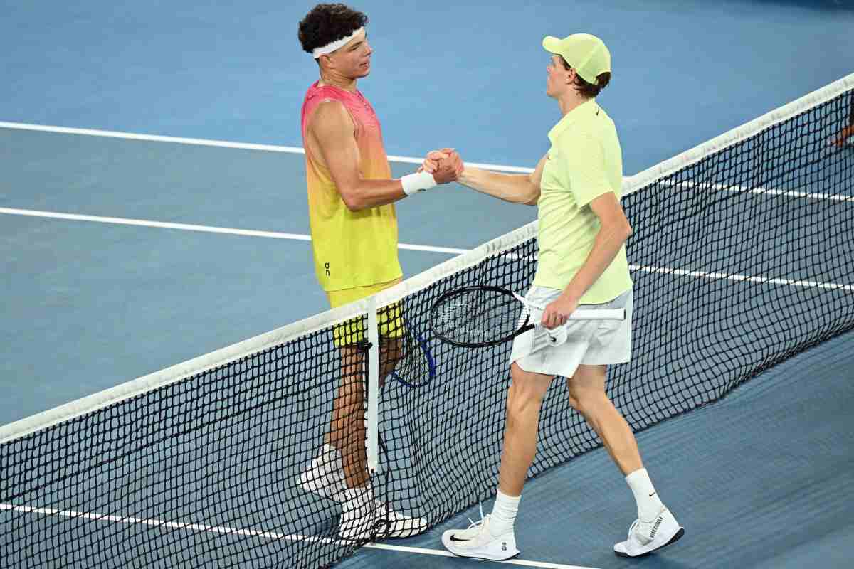Jannik Sinner e Ben Shelton si salutano a fine match