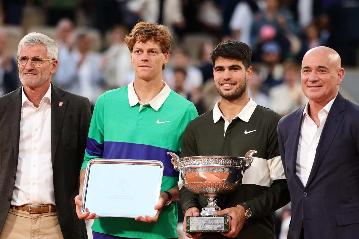 Sinner e Alcaraz alla premiazione di Parigi