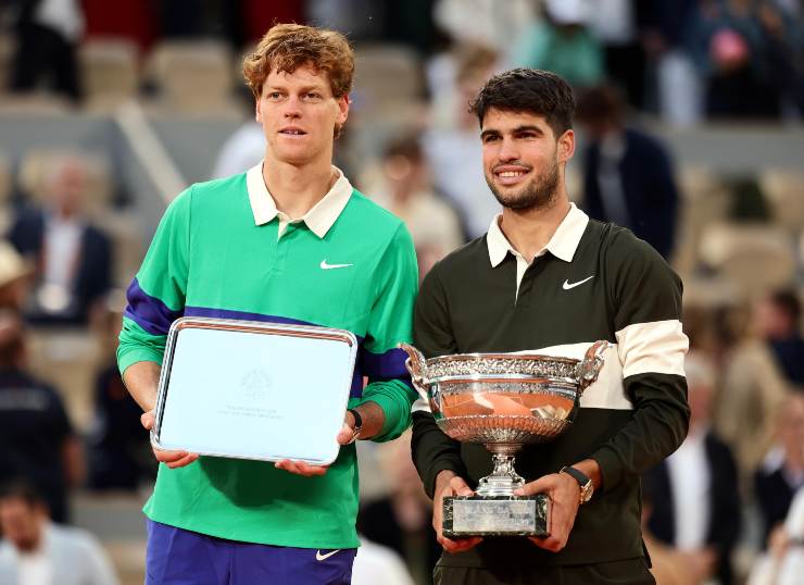 Sinner e Alcaraz alla premiazione di Parigi