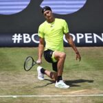 Zverev in ginocchio